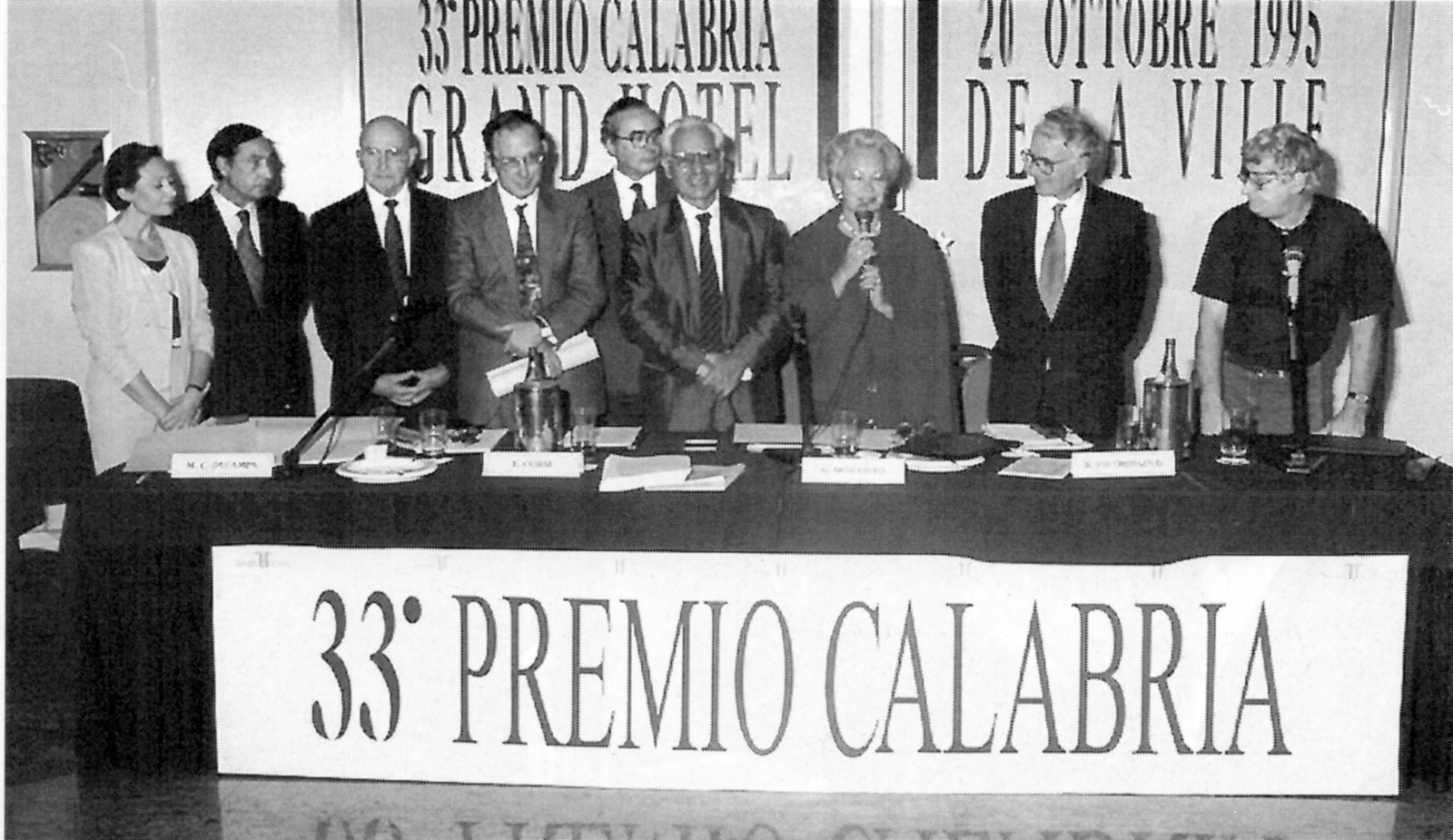 Il tavolo dei relatori del 33° Premio Calabria